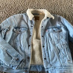 Beautiful Levi’s Sherpa Jacket